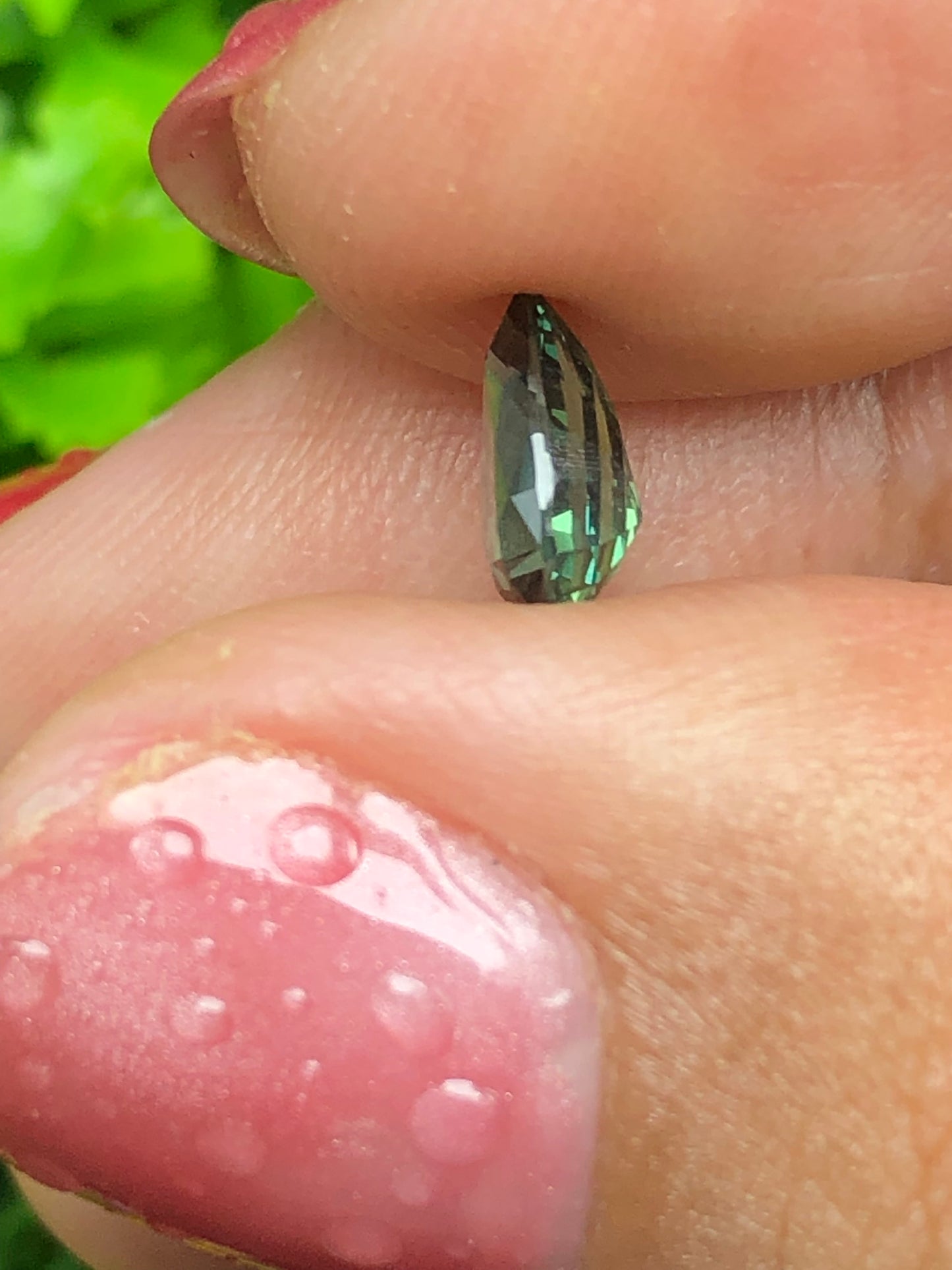 Natural green sapphire Phan Thiet  0.86ct_06062627HG