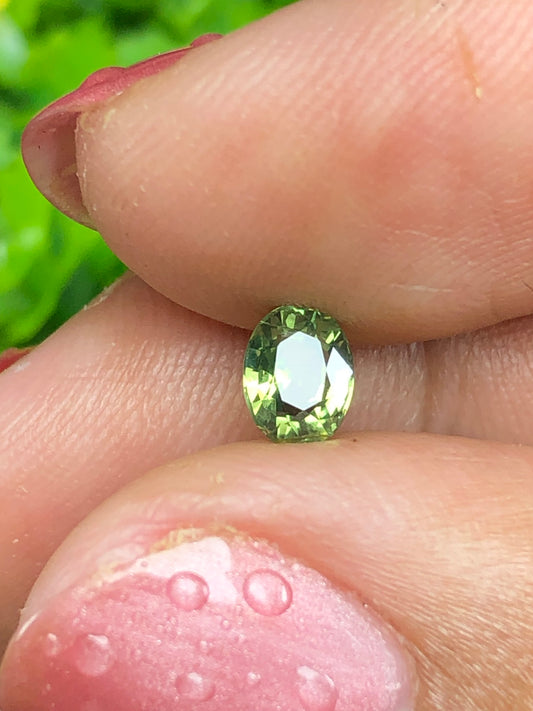 Natural Green sapphire Phan Thiet 0.57ct  _05062611HG