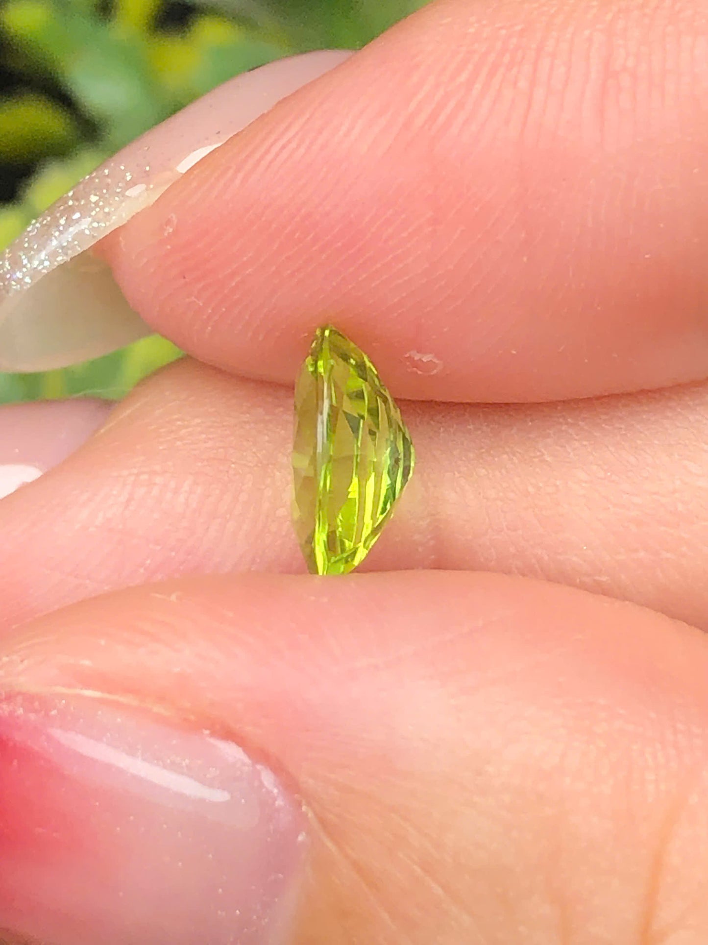 Natural Green Peridot Viet Nam 1,12ct -06062604HG