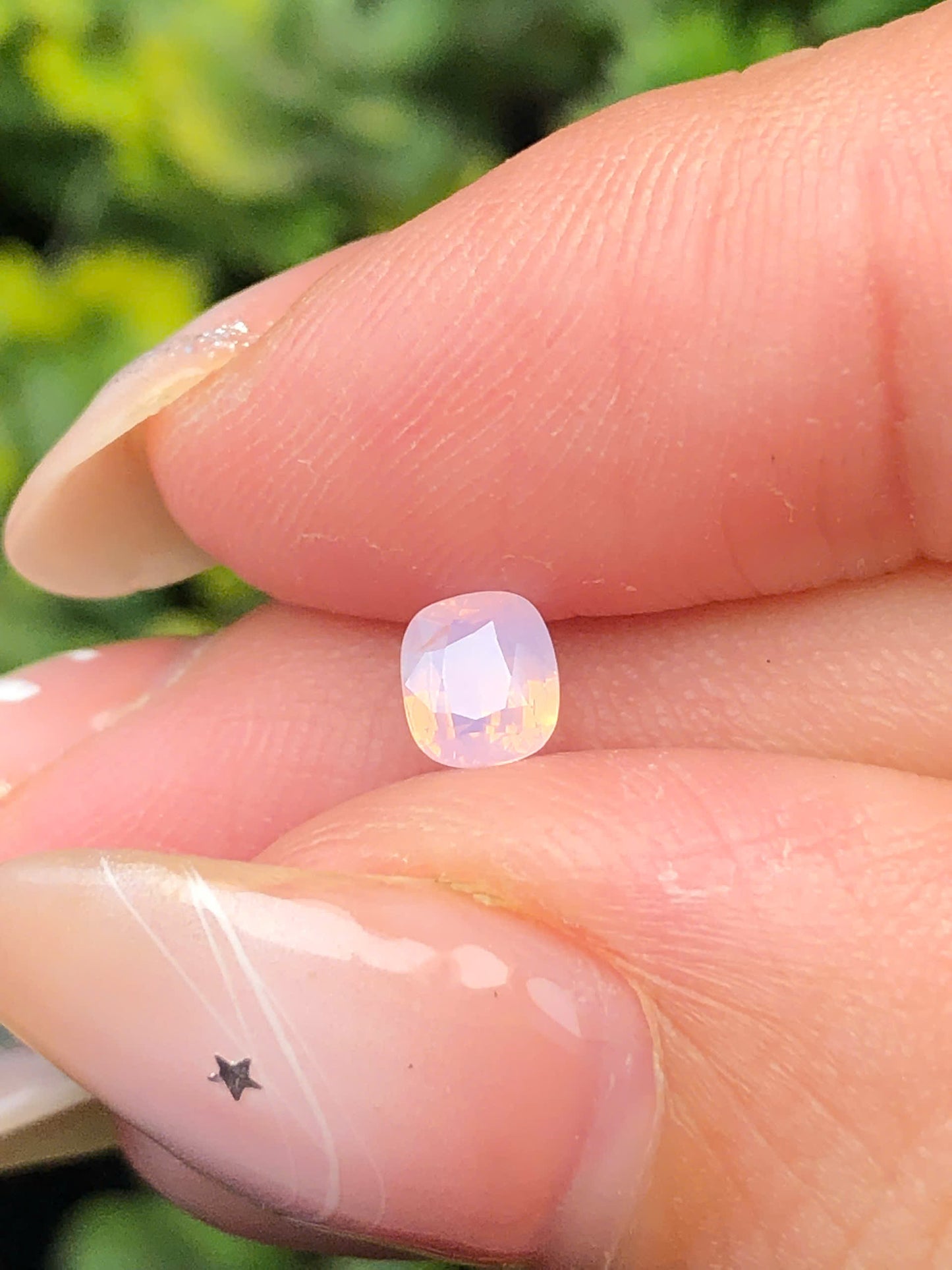 Natural purple silky sapphire Luc Yen  0,4ct  _06062620HG