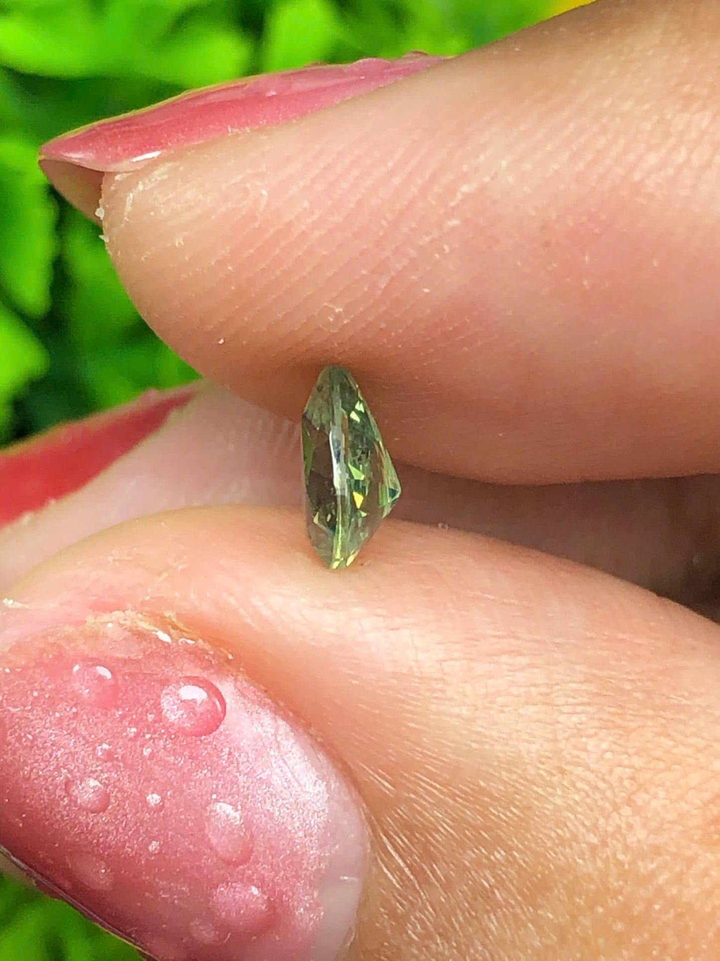 Natural Green sapphire Phan Thiet 0.56ct_09062620HG