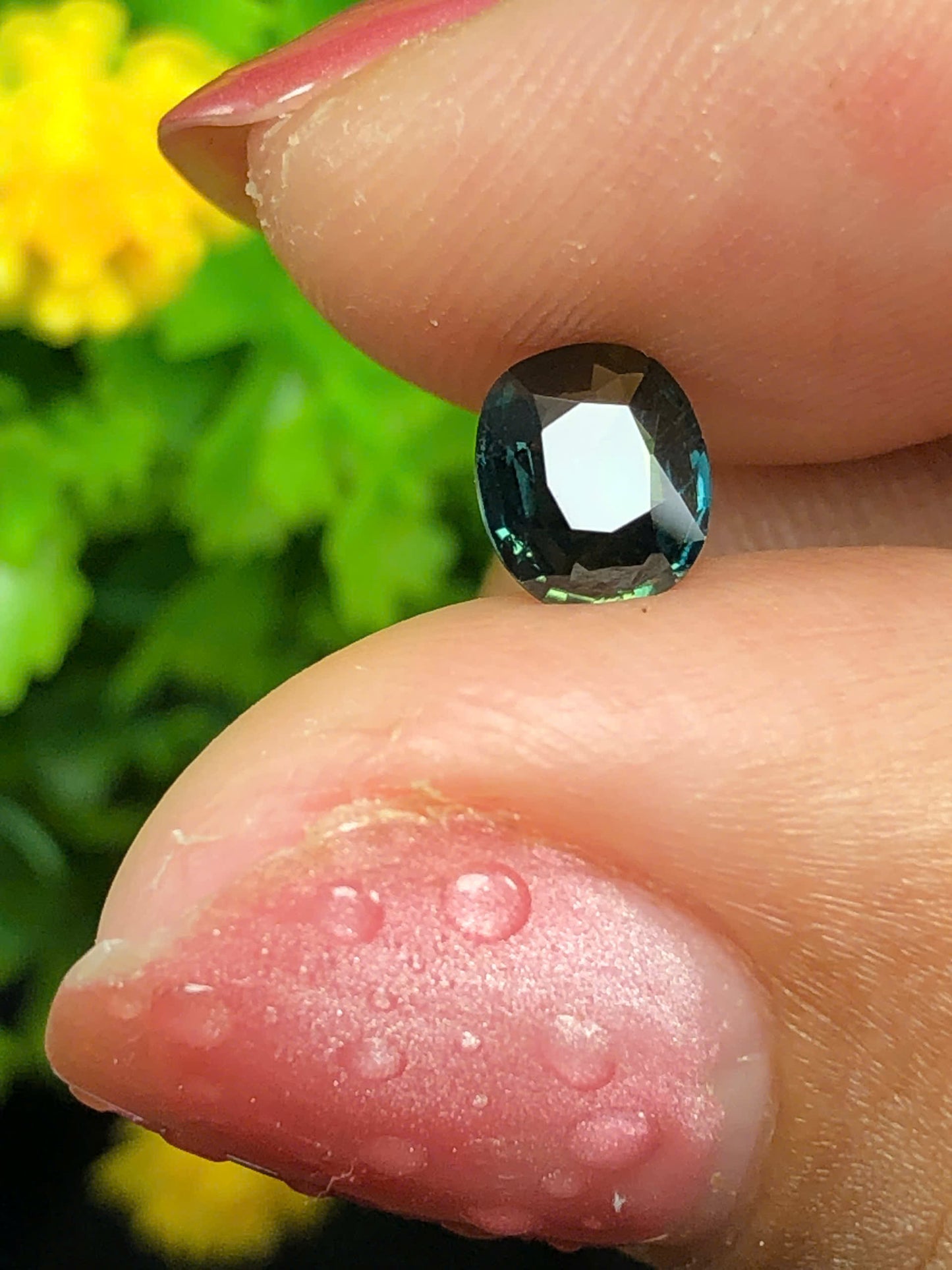 Natural Green sapphire Phan Thiet 0.65ct_09062628HG