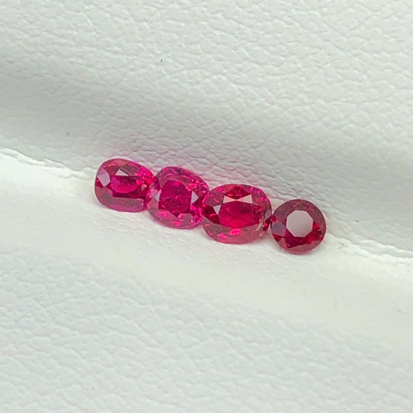 Natural Ruby Luc Yen 0.55ct/4pcs - 010624HU