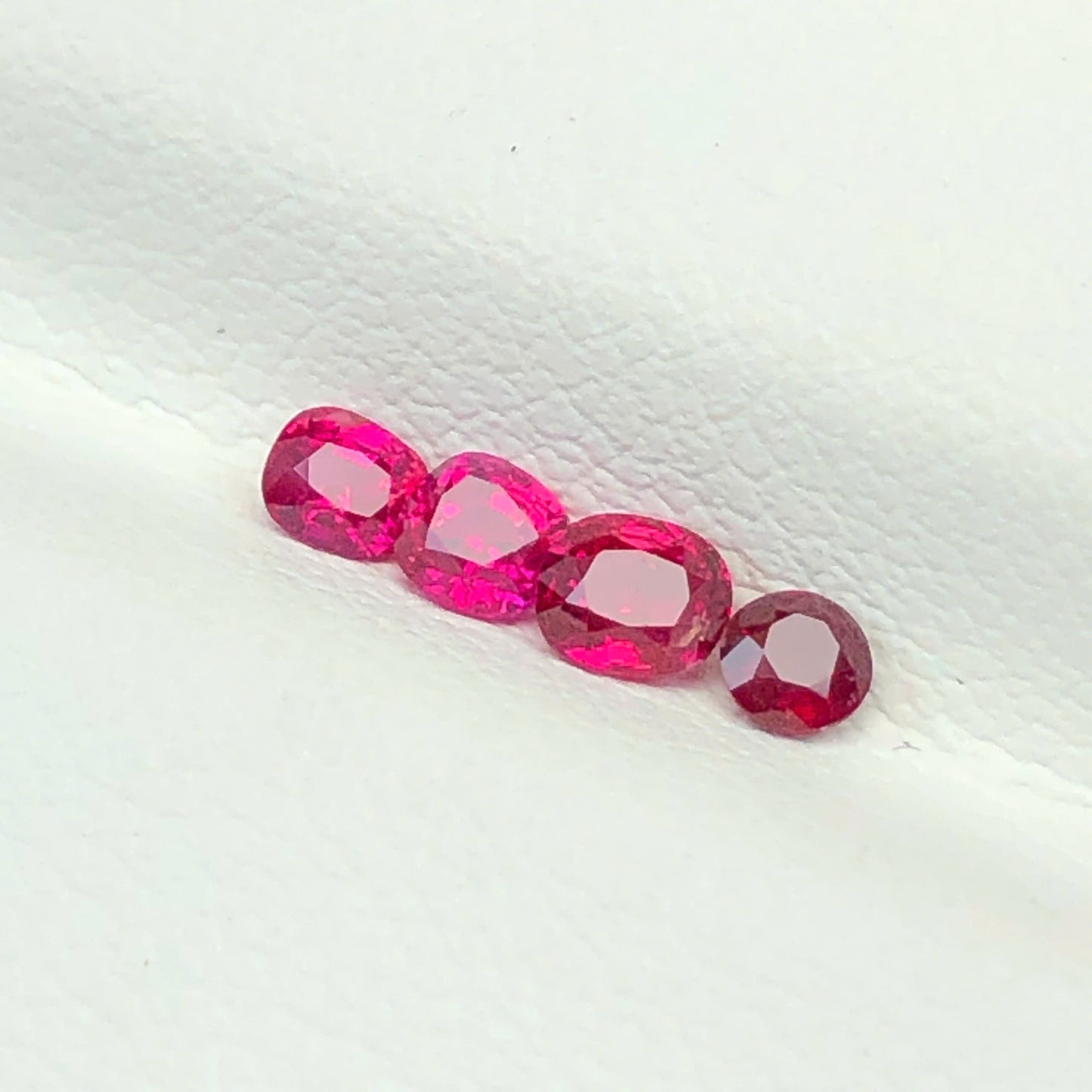 Natural Ruby Luc Yen 0.55ct/4pcs - 010624HU