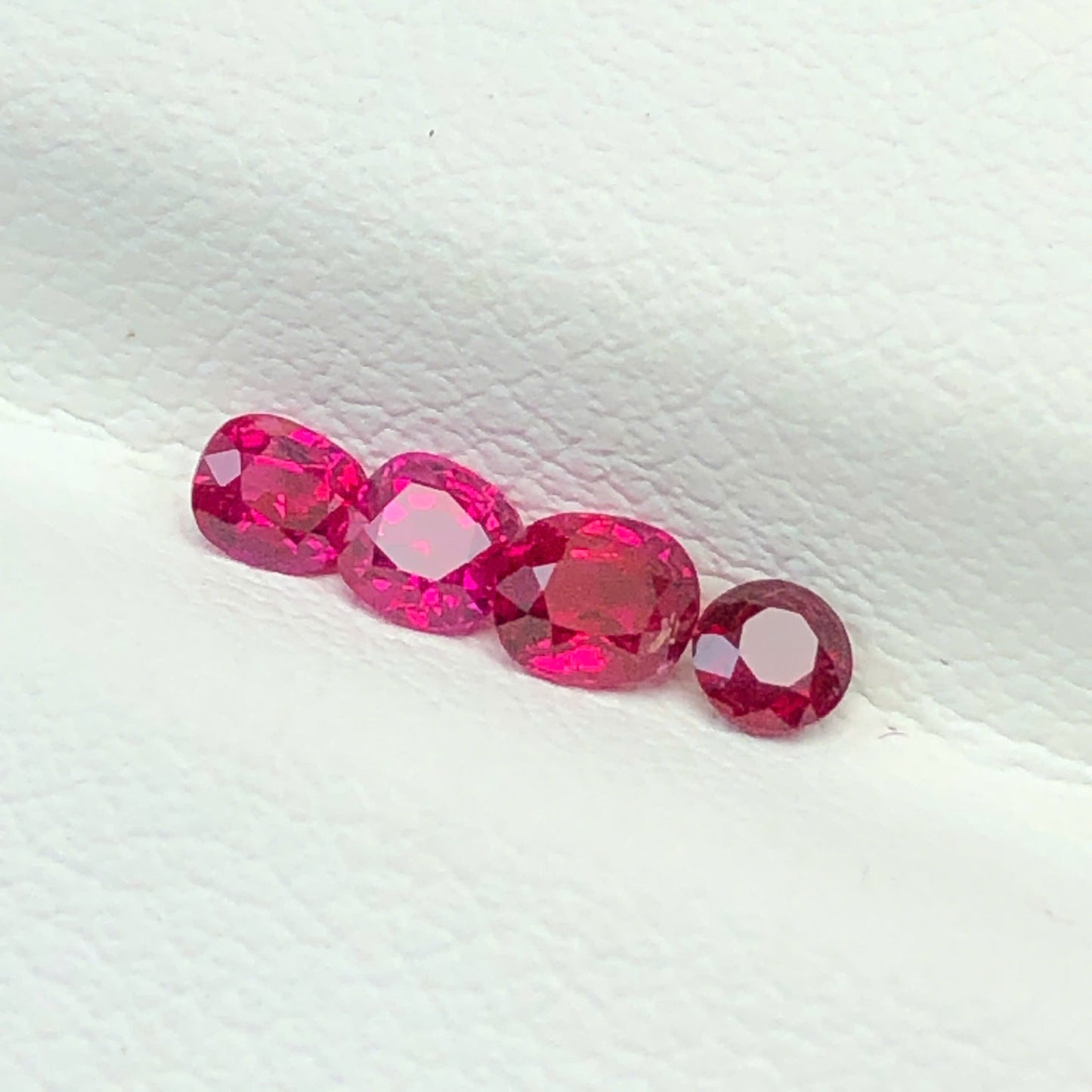 Natural Ruby Luc Yen 0.55ct/4pcs - 010624HU