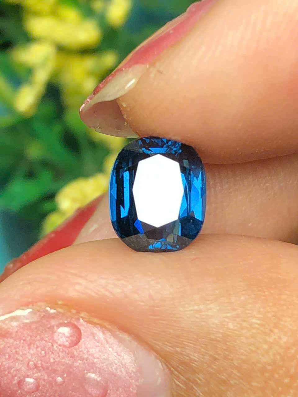 Natural Blue spinel  LucYen _ HU