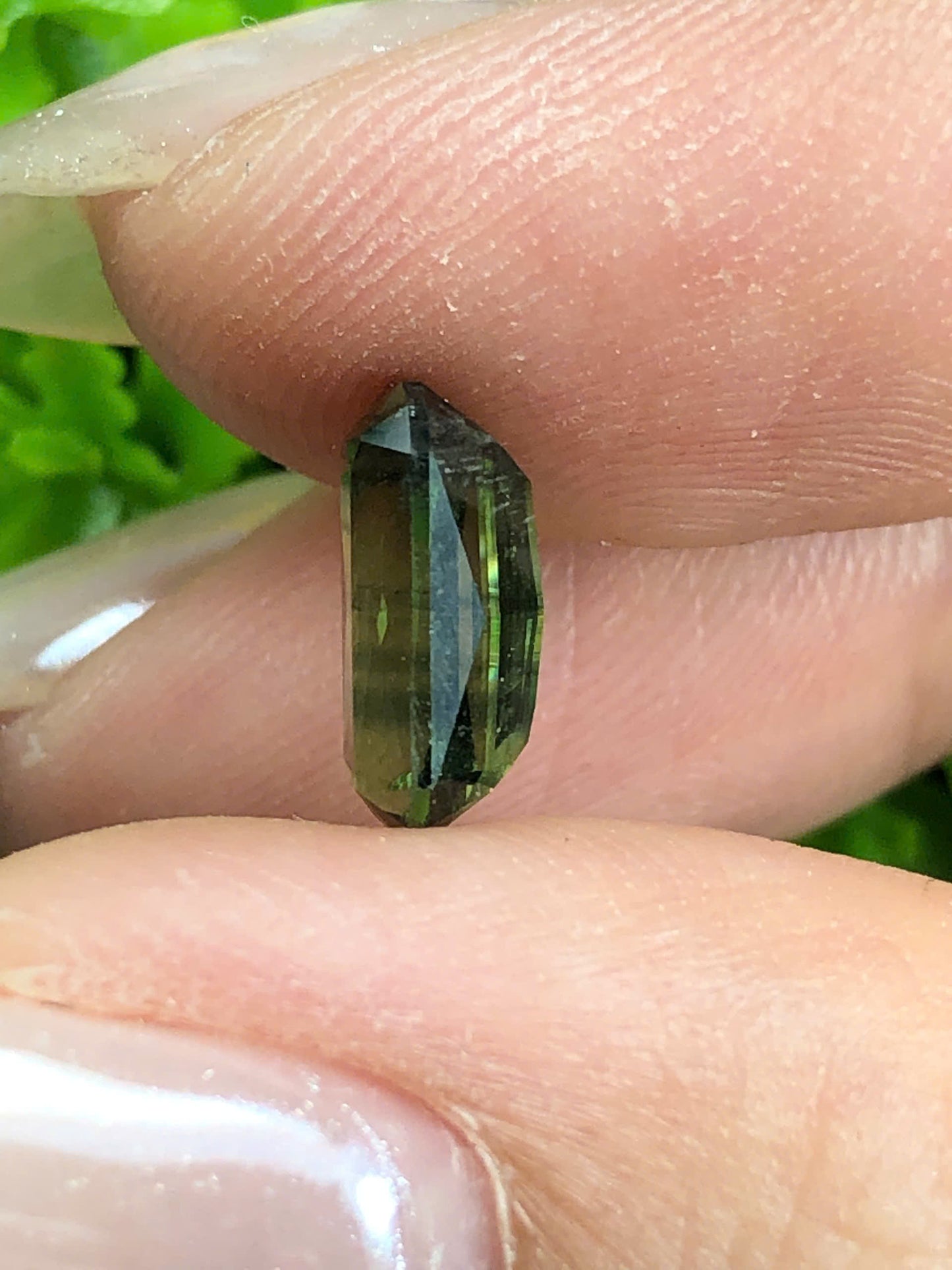 Natural Green sapphire Phan Thiet  2.35ct_ 30062632 HG
