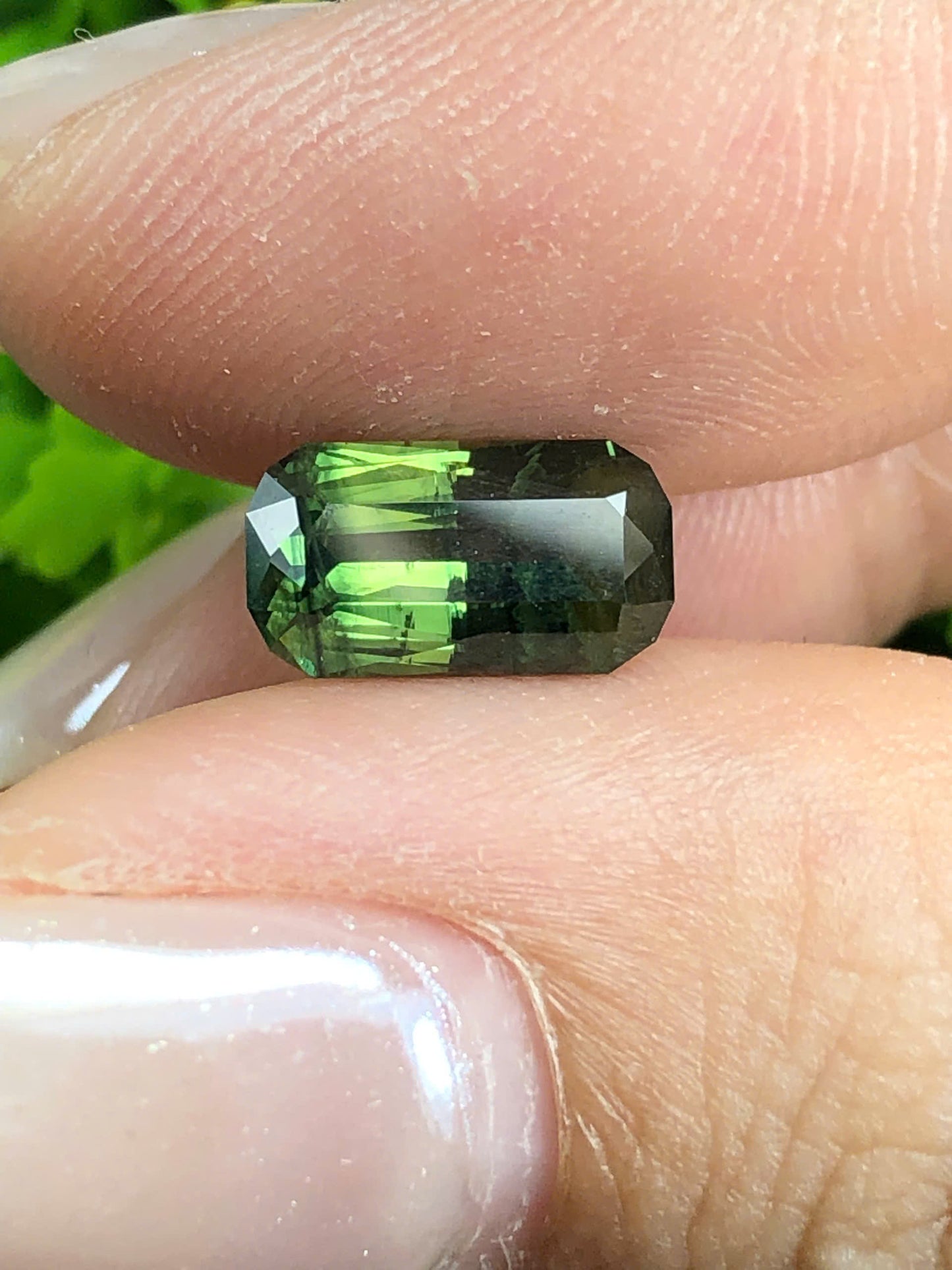 Natural Green sapphire Phan Thiet  2.35ct_ 30062632 HG