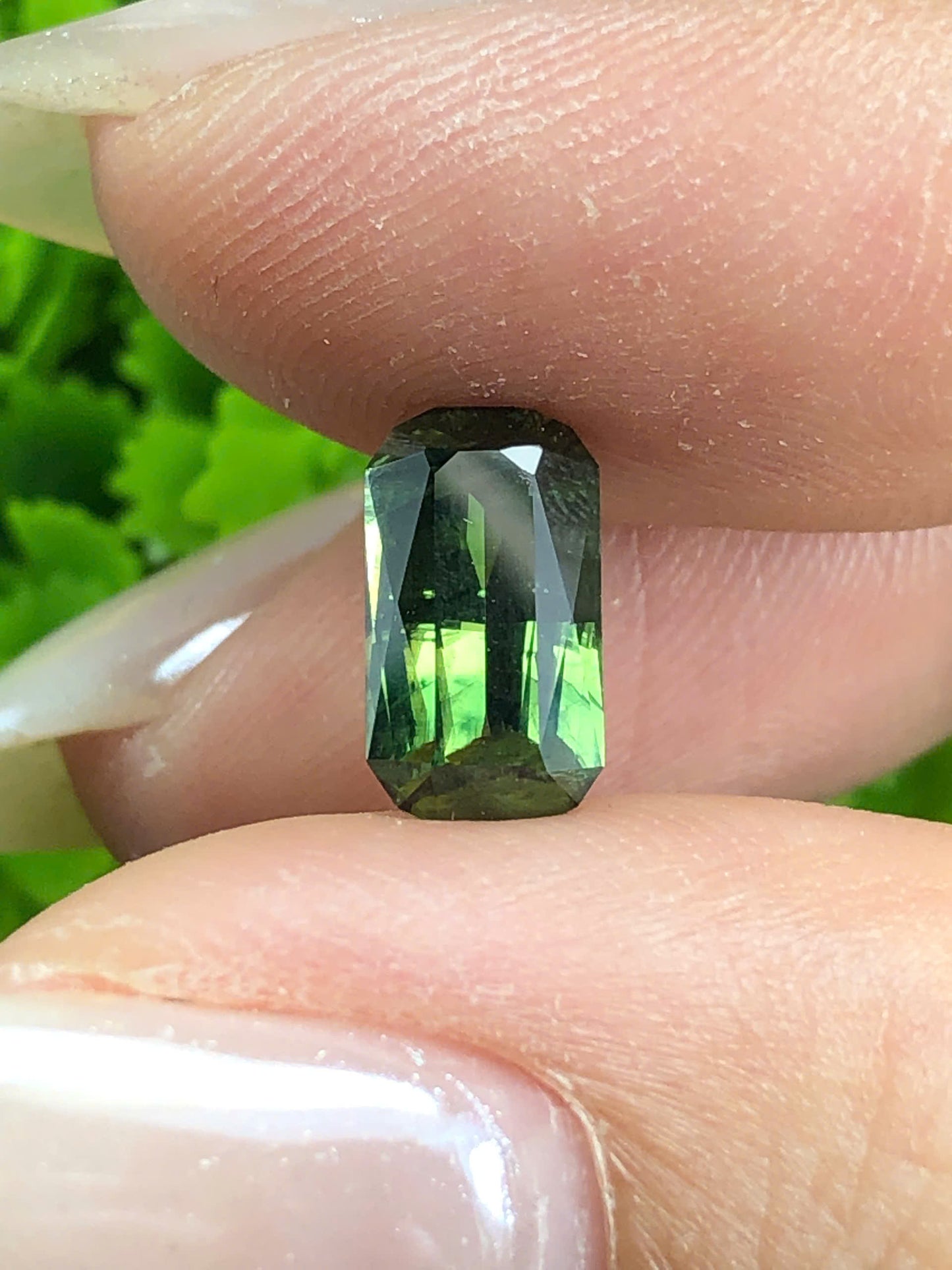 Natural Green sapphire Phan Thiet  2.35ct_ 30062632 HG